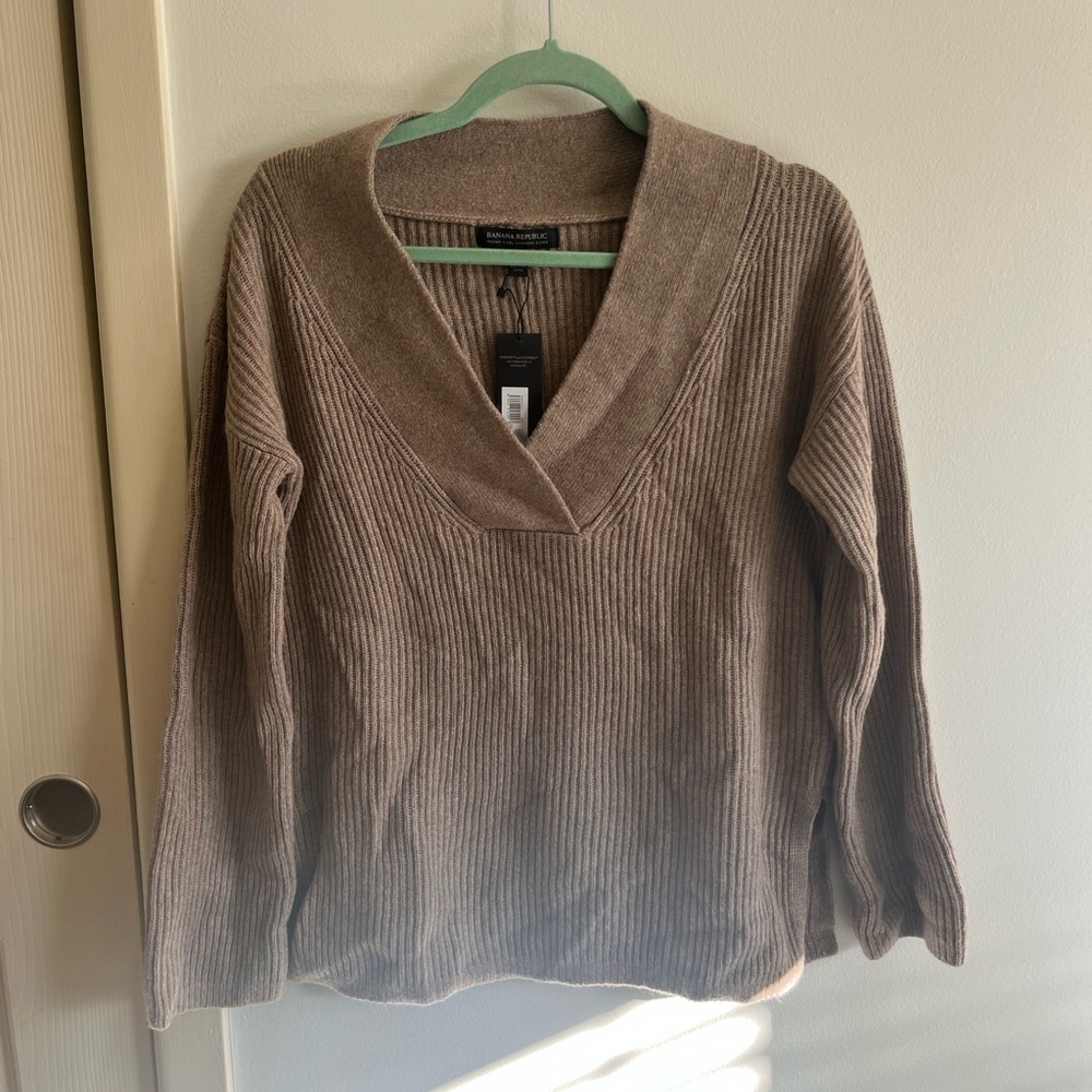 NWT Banana Republic Sweater